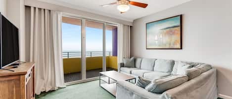 Beautifully furnished livingroom and amazing balcony