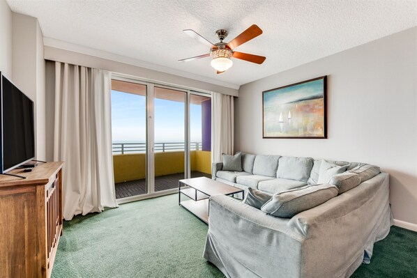 Beautifully furnished livingroom and amazing balcony