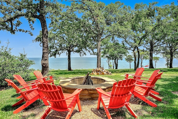 outdoor fire pit and 1 million dollar view