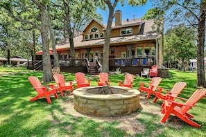 outdoor firepit