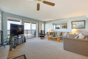 Living Room | Flat-Screen TV w/ Cable | Wood-Burning Fireplace | Patio Access