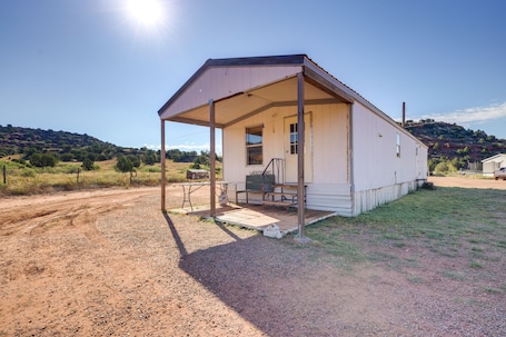 Santa Rosa Vacation Rental | 2BR | 1BA | 2,000 Sq Ft | Stairs Required