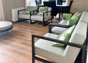 Castle Quay Holiday Home, Modern Holiday Accommodation Available near Kinsale, County Cork