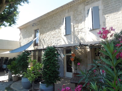 PRETTY MAS PROVENCAL WITH LARGE HEATED POOL BETWEEN ALPILLES AND LUBERON