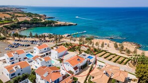 Villa Aqua Marina by Ezoria Villas (11726)