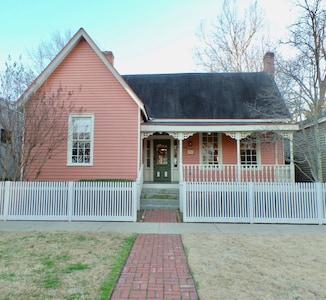 The Dimon Cottage, Suite B