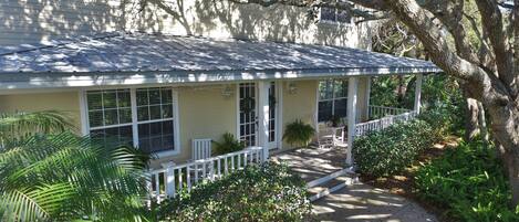 Front Entrance with Welcoming Porch