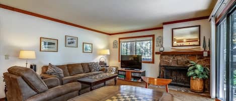 Tahoe City Vacation Rental Conod Steps from the Lake