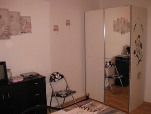 Ferienwohnung Paris-Schlafzimmer 1