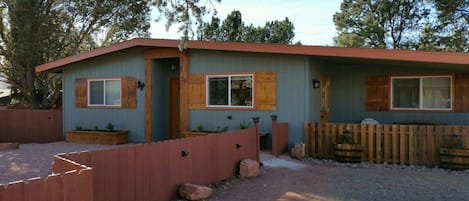 Newly renovated 1 level home centrally located in West Sedona
