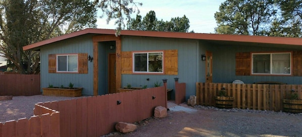 Newly renovated 1 level home centrally located in West Sedona
