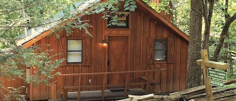 Cades Cove Hideaway Exterior