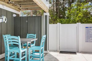 M848:  Good to be Back | Sitting Area in Pool