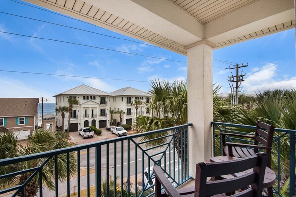 Neptunes- Gulf is across the street!