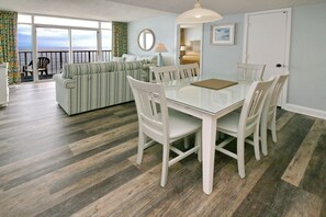 Dinning Area with View - Have a family dinner while seeing incredible views