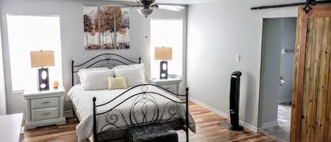 Master bedroom- queen mattress