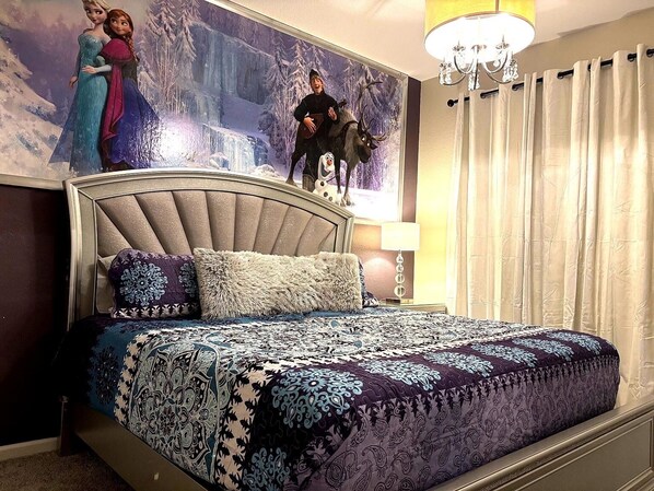 Frozen Bedroom with Ensuite, King Bed