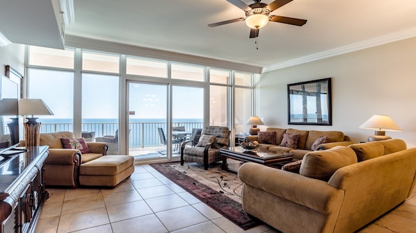 Phoenix Gulf Shores 2202 Living room