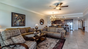 Phoenix Gulf Shores 2202 Living room