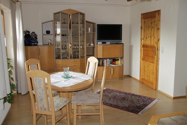Ferienwohnung Arberblick (80qm) für 4 Personen mit Balkon-Fewo4 WZ
