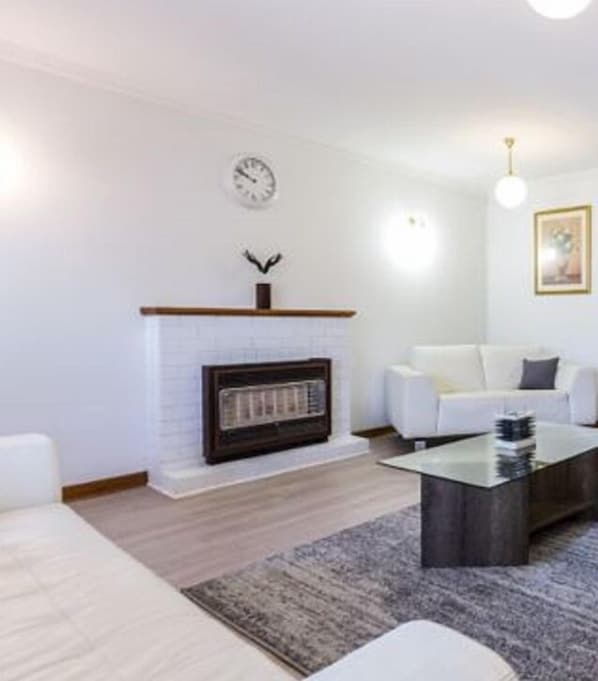 Spacious lounge room