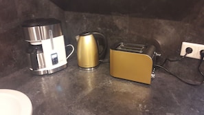 Kaffeemaschine, Wasserkocher, Toaster