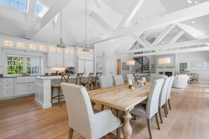 Open concept dining, kitchen and living area