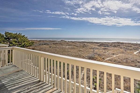 Sunset Beach Vacation Rental | 4BR | 3.5BA | 2,400 Sq Ft | Steps Required