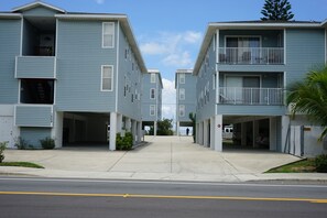 View Of The Complex From The Street/ Entrance - View Of The Complex From The Street/ Entrance. We Are Located In The Back Buildings On The Left Side. Directly On The Beach.