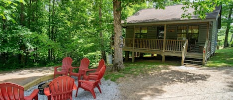 Firepit with 6 chairs.