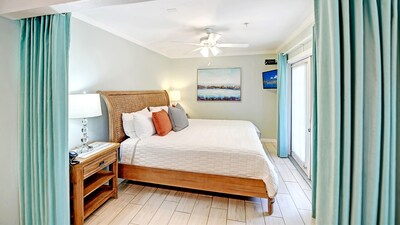 "Safe & Clean"  - Hibiscus Suite only 60 steps to the Siesta Key Public Beach - 