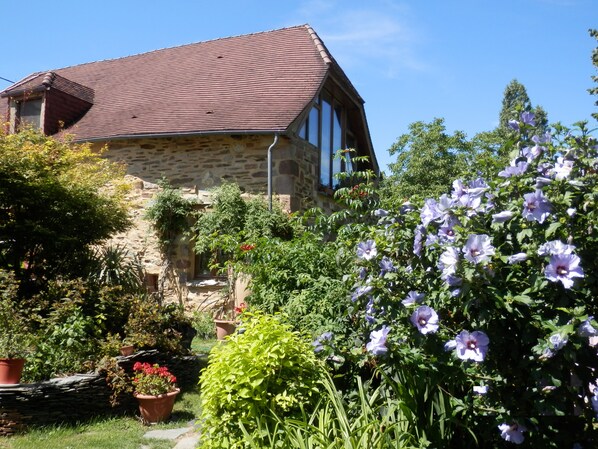 Stunning medieval renovated barn - space available is the whole of upstairs