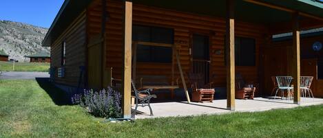 Cabin #3 patio over looking Yellowstone River