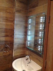 Luxurious Top Royal Mile 2 bedroom 2 shower room 