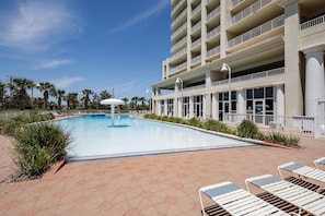 Pool offers mushroom feature, perfect for the little ones