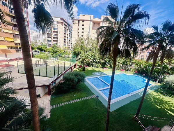 Swimming pool