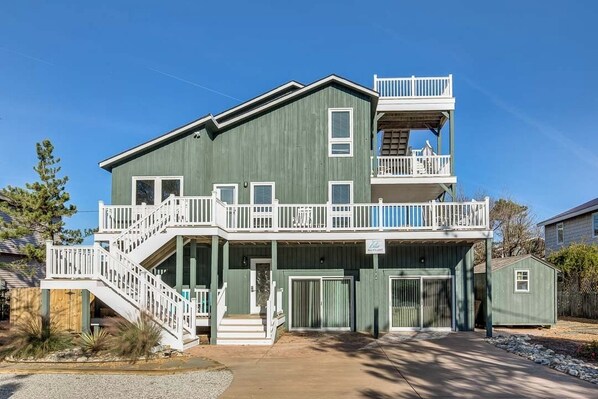 Front Exterior of Oasis By The Sea