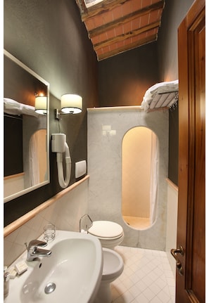 Autumn, Bathroom, Summer, Winter