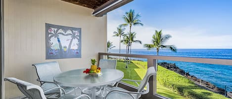 Gorgeous oceanfront private lanai