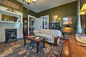 Built in 1904, this apartment boasts tons of historic charm.