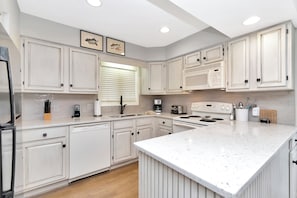 RH4_Kitchen1_med
