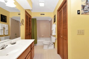 C302_Bath1_med