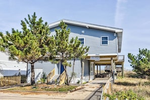 Front Exterior of Dookies Dune