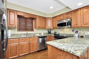 CM1_Kitchen1_med