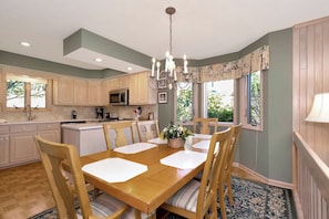 BEECH1_Kitchen1