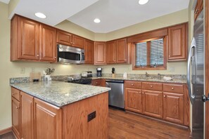 CM2_Kitchen1_med