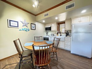 WREN203_DINING1