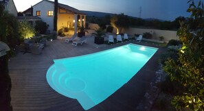 Piscine nocturne