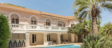 Villa florentine face sud couchage 23 pers piscine