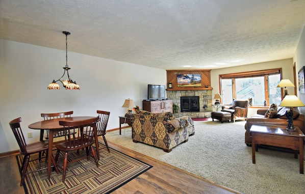 JN3_LivingRoom2_med